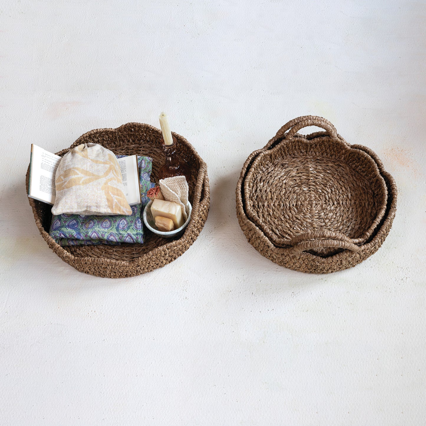 Decorative Braided Bankuan and Rattan Trays with Scalloped Edge and Handles