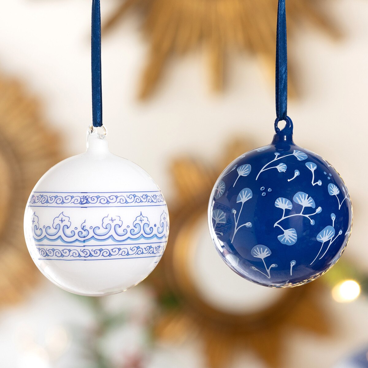 Chinoiserie White Ginko/Arrows Glass Balls