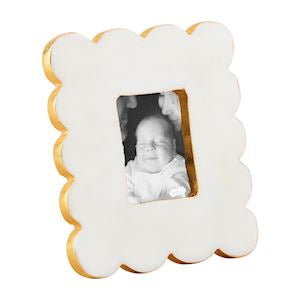Marble Scallop Frame