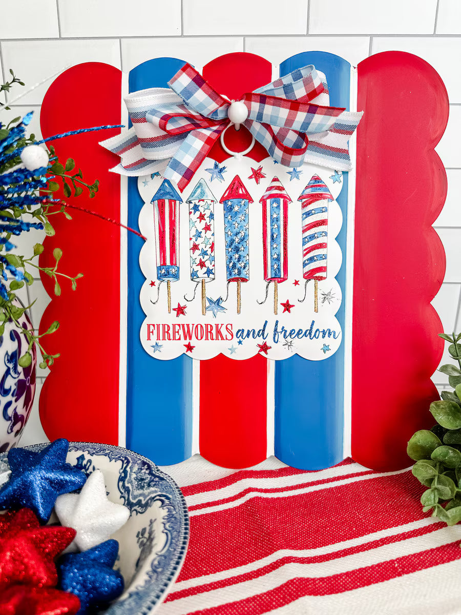 Red, White and Blue Scalloped Display Board